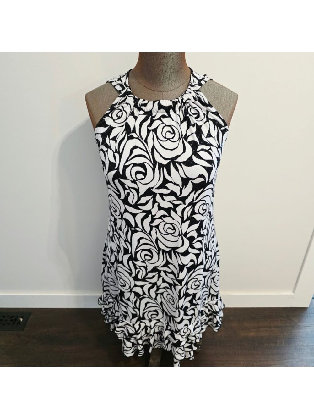 Black White Floral Halter MSK Dress Ruffled Hem Sequin Sz M Romantic Whimsigoth